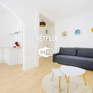 Le Petit Martégal Spacieux En Centre Et Proche De La Plage Appartement